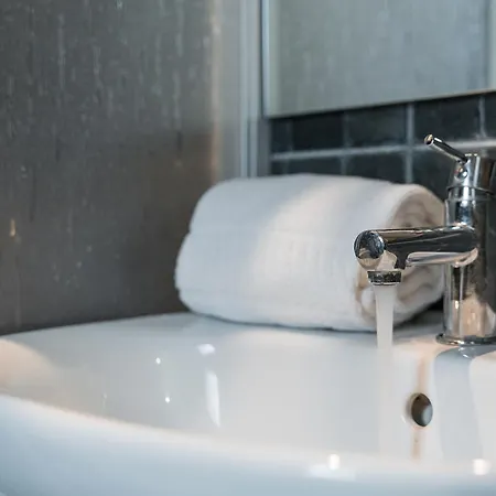 Portonest Downtown 招待所 *